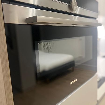 London Luxxe Suites & Apartments - London Heathrow Airport, Terminal 1 2 3 4 5 Hillingdon Eksteriør billede