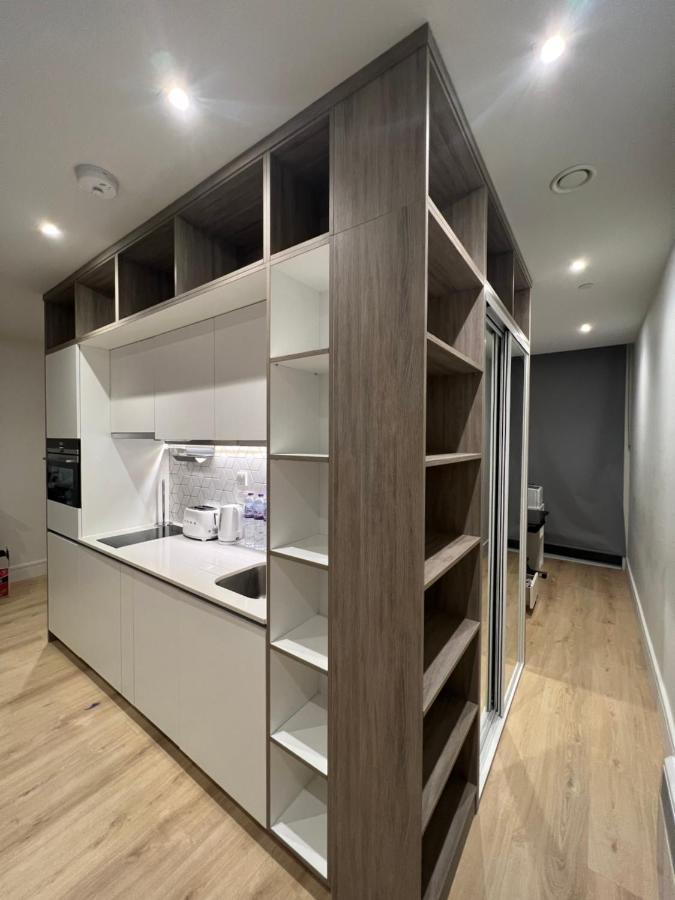 London Luxxe Suites & Apartments - London Heathrow Airport, Terminal 1 2 3 4 5 Hillingdon Eksteriør billede